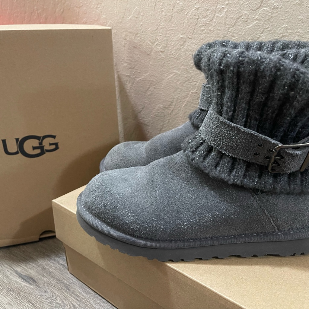 Ugg Women’s Gray Knit Cuff Boots